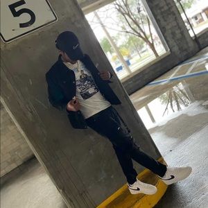 Meet your Posher, Michael